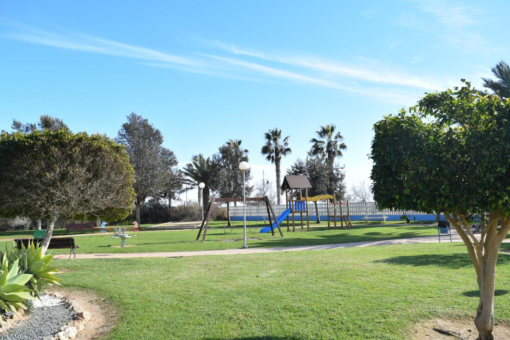 Luxurious Spacious Three Bedroom Apartment On Beachfront Almerimar Extérieur photo