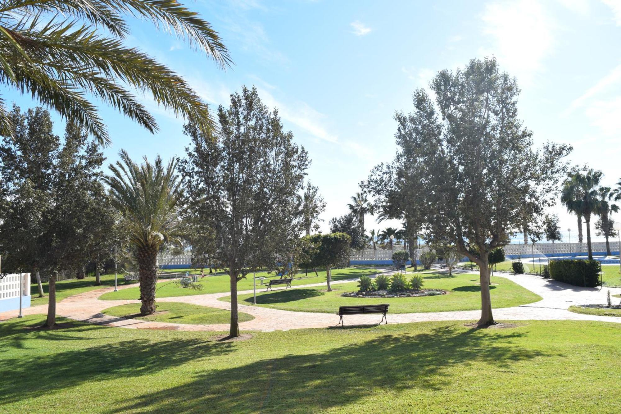 Luxurious Spacious Three Bedroom Apartment On Beachfront Almerimar Extérieur photo