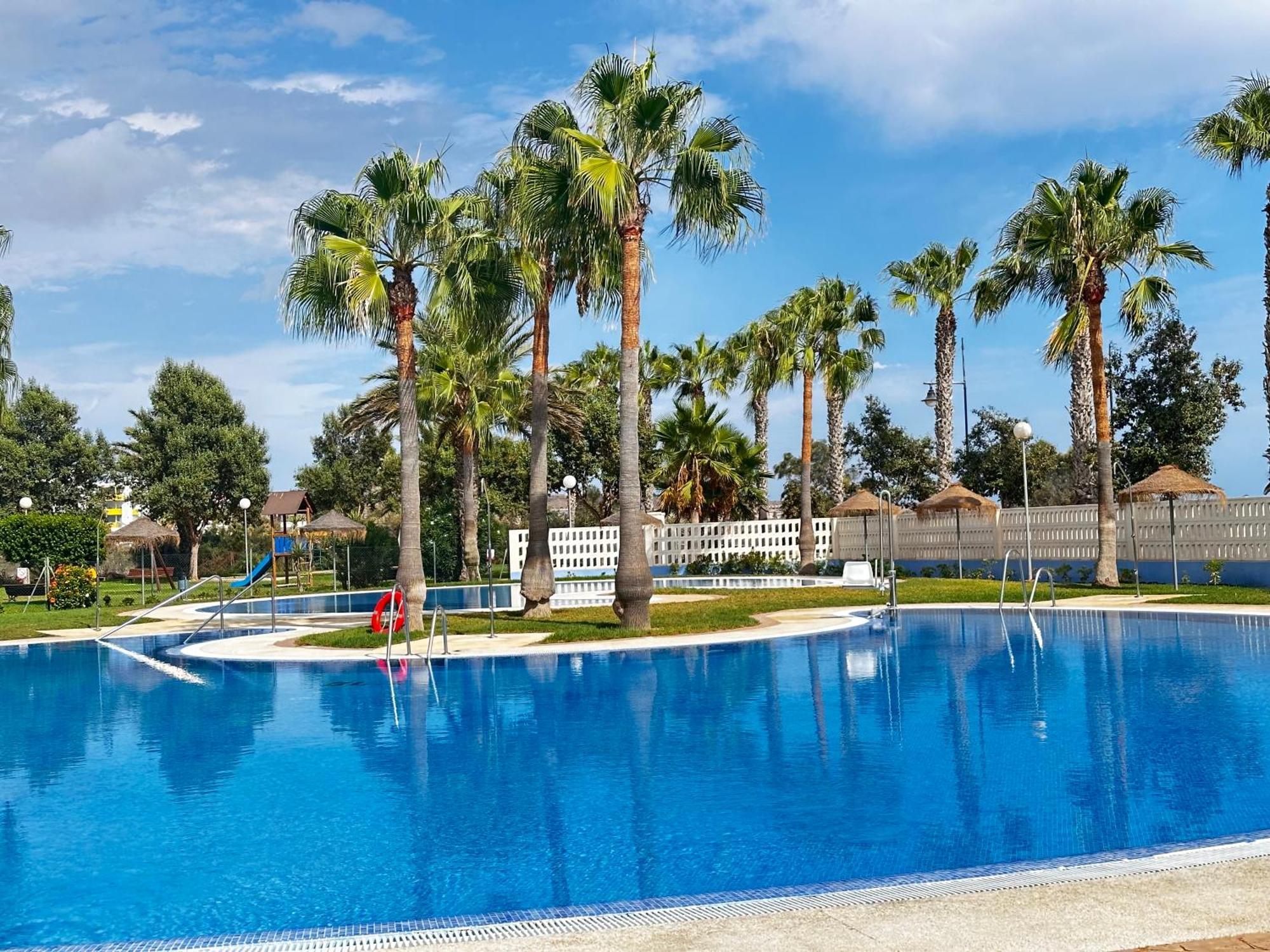 Luxurious Spacious Three Bedroom Apartment On Beachfront Almerimar Extérieur photo