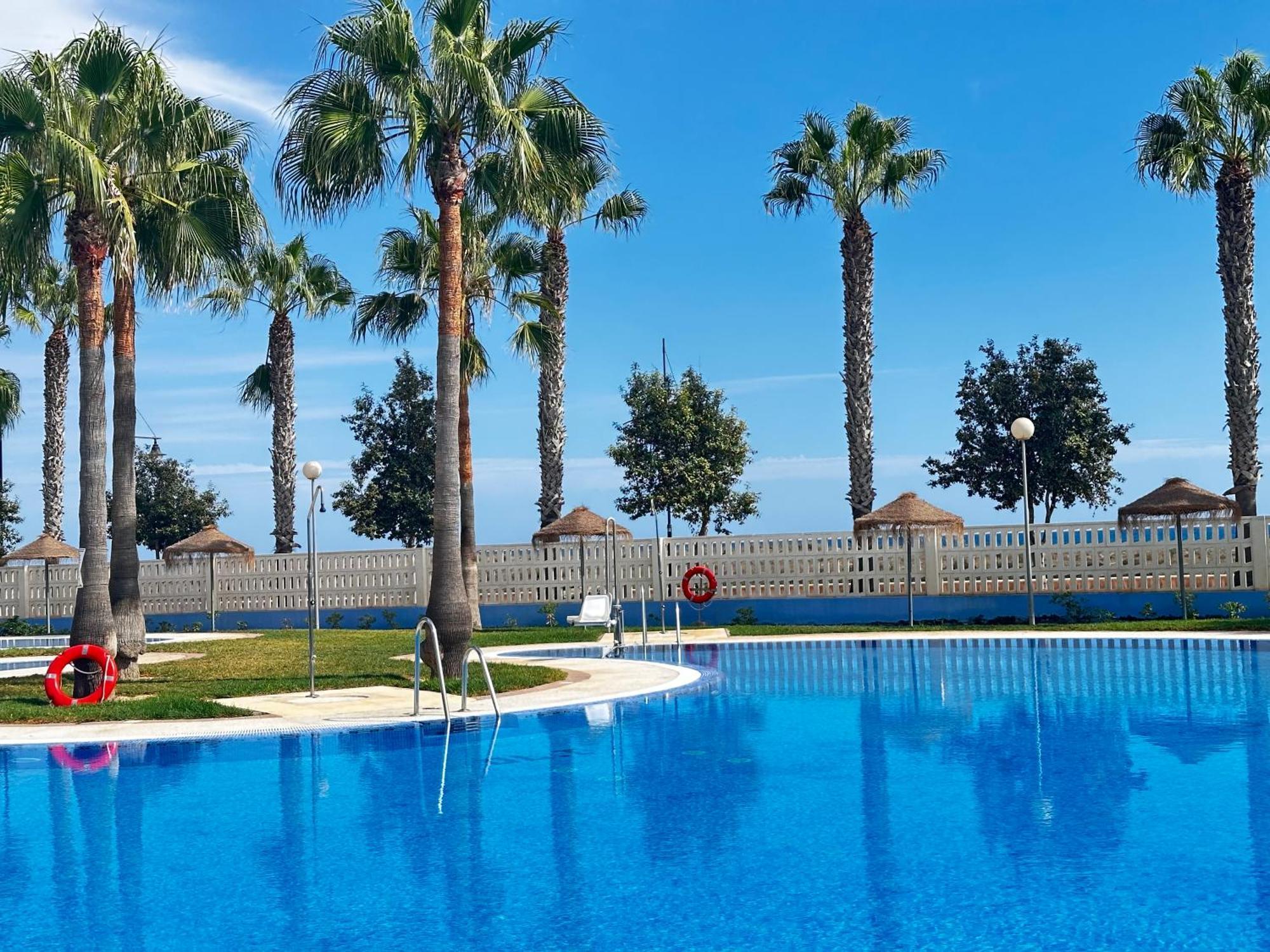 Luxurious Spacious Three Bedroom Apartment On Beachfront Almerimar Extérieur photo